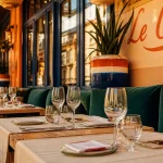 Restaurant le chalet perpignan : terrasse de brasserie locale avec parking gratuit